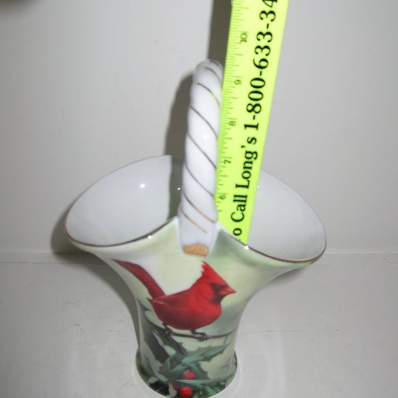 CARDINAL IN HOLLY "CHRISTMAS" CANDY LIVING QUARTERS 9.5" BASKET Hautman NIB - Picture 6 of 7